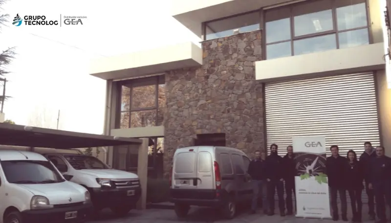 Grupo Tecnolog technical team in front of its headquarters in Luján de Cuyo, Mendoza, exclusive GEA distributor