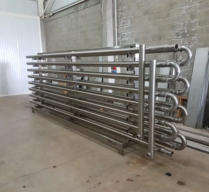 Tubular stainless steel heat exchanger fabricated by Grupo Tecnolog